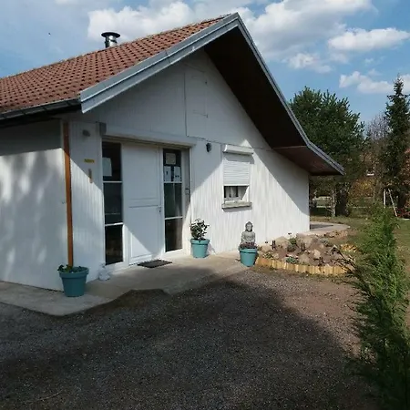Namaste Le Menil